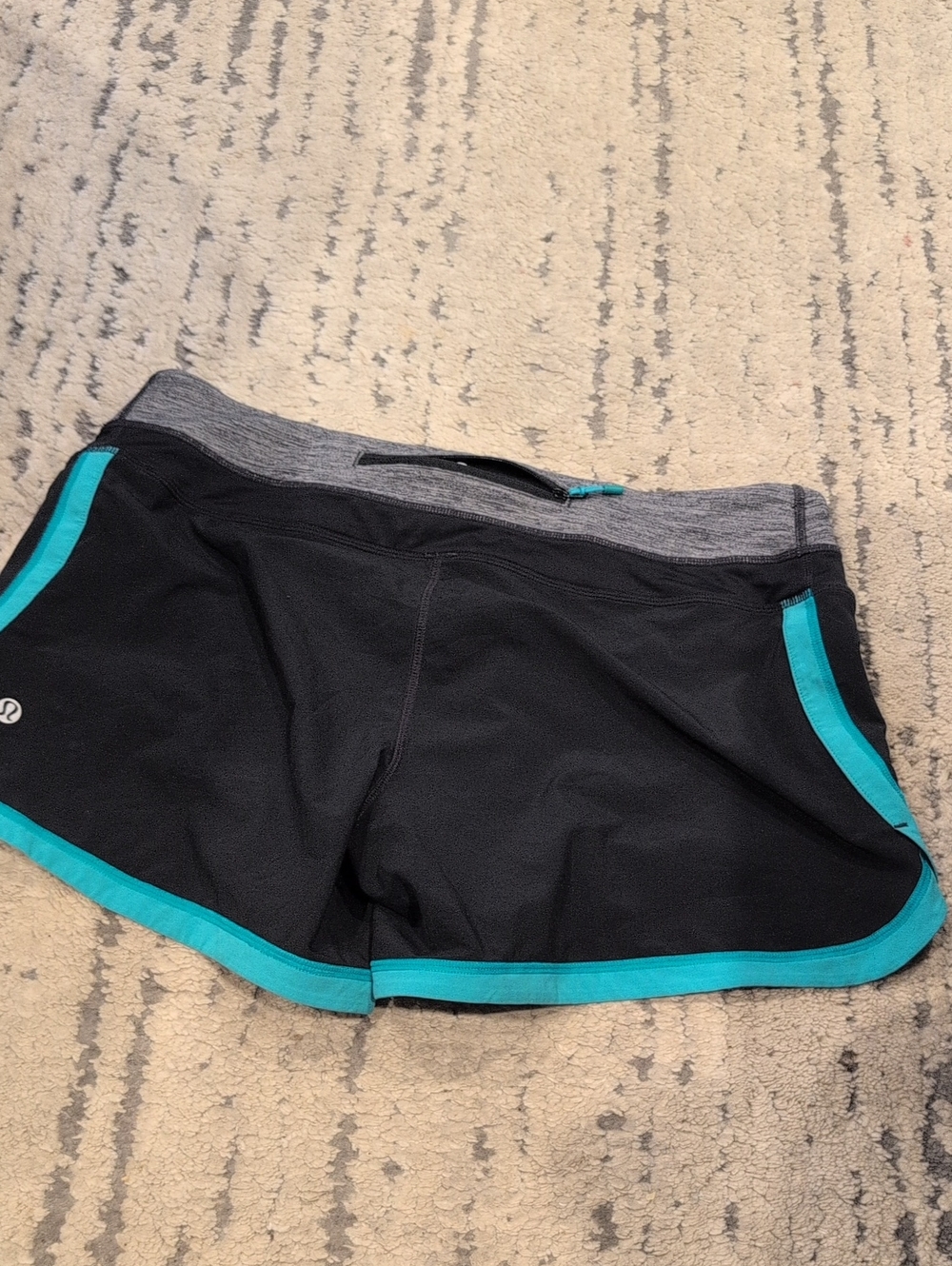 Lululemon Groovy Run Short Black/ Heathered Grey / Teal